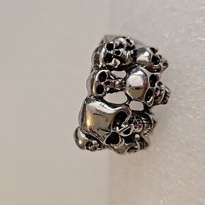 MANY SKULLS Size 14 Silvertone Ring